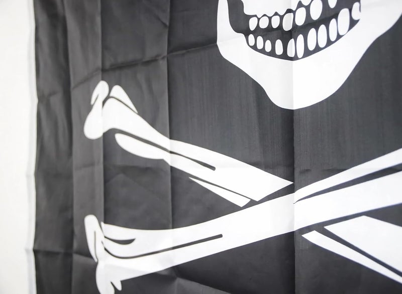Time Roaming 3x5 Ft Jolly Roger Pirate Skull and Crossbones Polyester Flag with Brass Grommets - Image 3