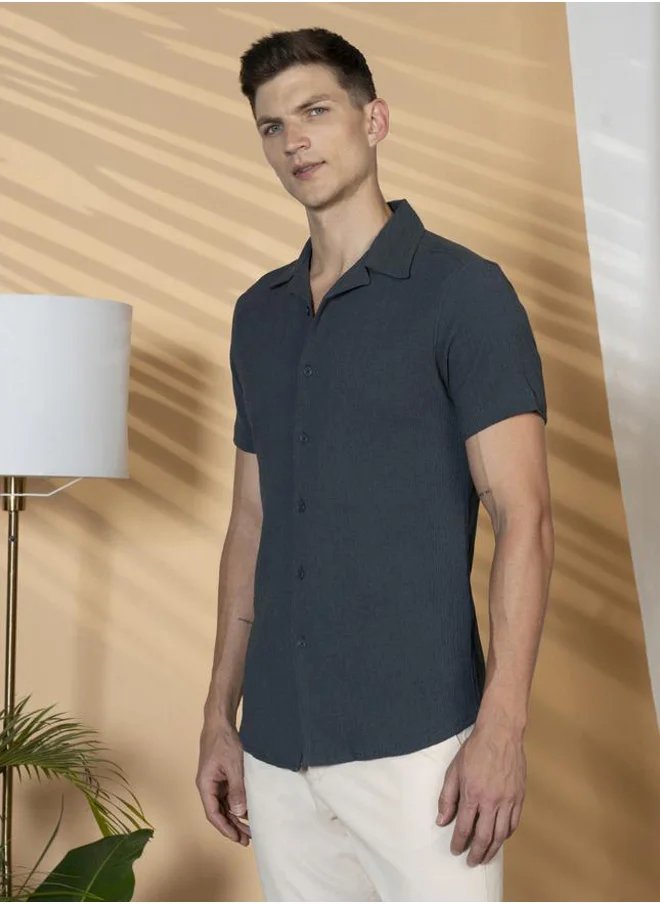 Dennis Lingo Dennis Lingo Solid Relaxed Fit Spread Collar Shirt