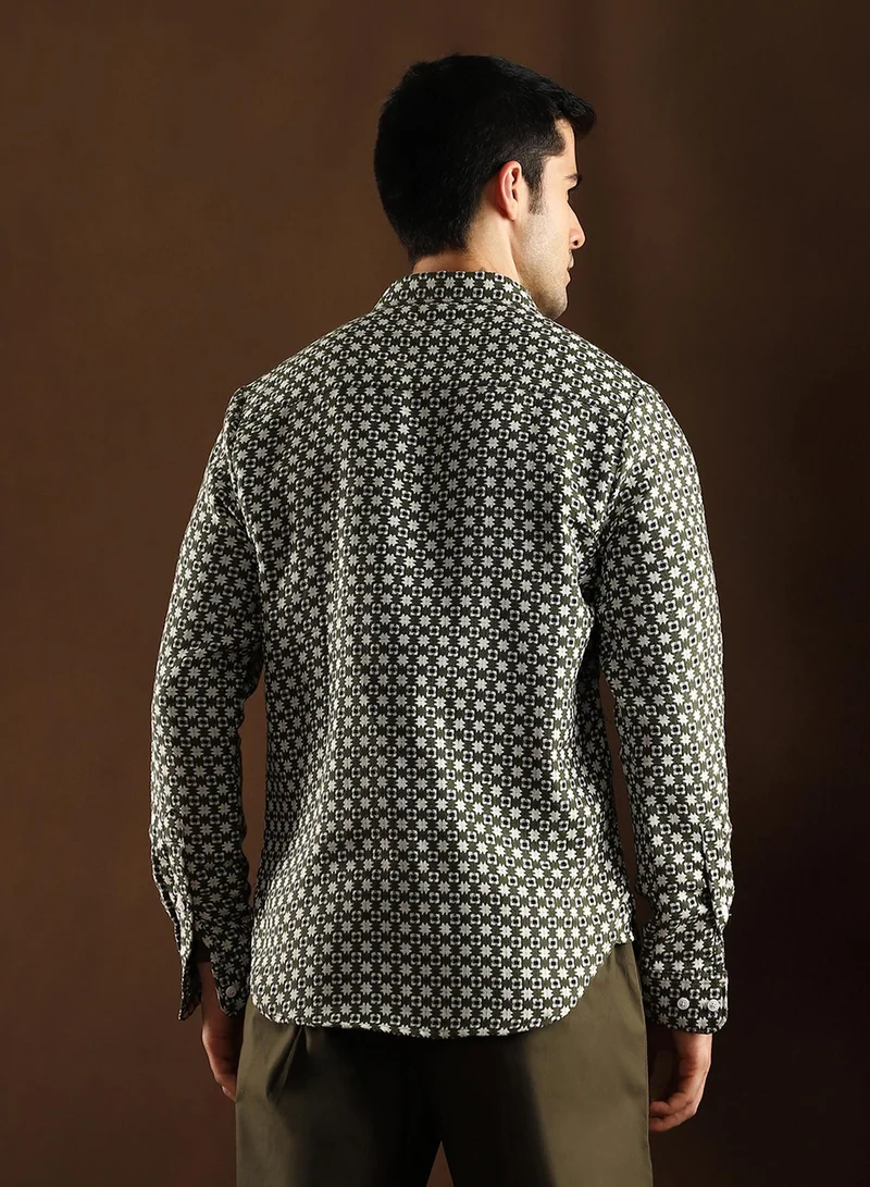 Campus Sutra Campus Sutra Men's Olive Green Motif-Block Regular Shirt For Casual Wear | Spread Collar | Long Cuffed Sleeves | Button Closure | Shirt Crafted With Comfort Fit For Everyday Wear