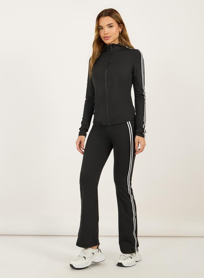 ستايلي اكتيف طقم رياضي 3 قطع - حمالة صدر رياضية مزدوجة بخطوط متباينة، جاكيت بأكمام مخصصة للإبهام، وسروال واسع - Image 2