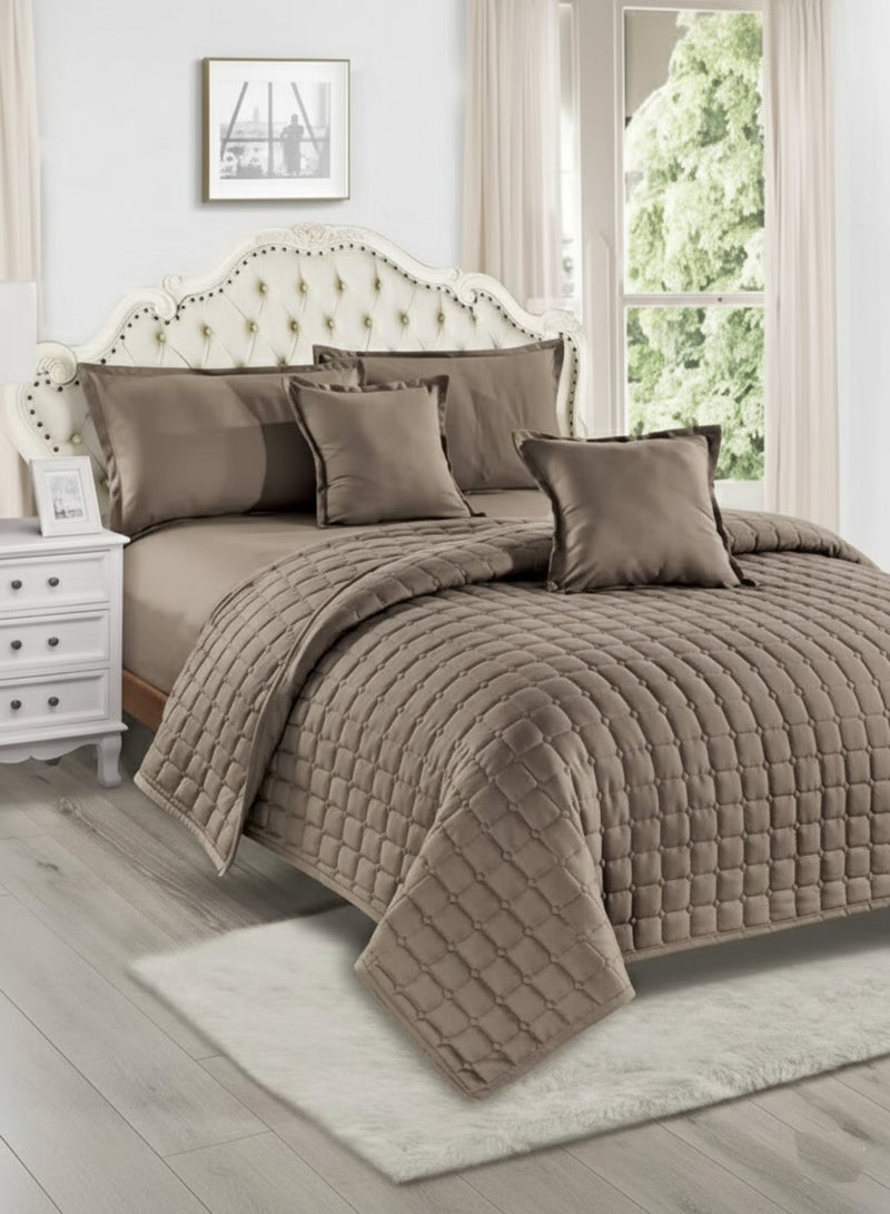 مون مفرش سرير نفر مضغوط – طقم مفارش 4 قطع لحاف مايكروفايبر ( 1 لحاف + 1 غطاء سرير مطاطي + 2 أغطية وسائد ديكورية ) يناسب سرير مقاس ‎120×200 سم‎ - Image 1