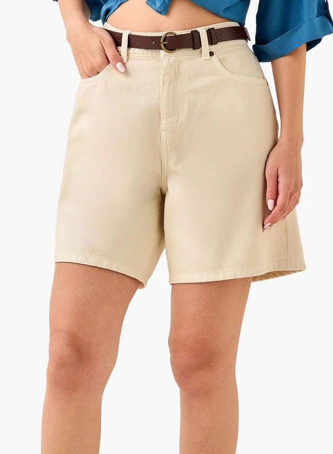 لي كوبر شورت جينز لي كوبر عالي الخصر مع حزام وجيوب