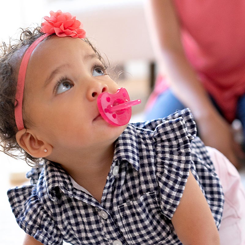 Chicco لهاية شيكو فيزيوفورما 100% سيليكون ناعم قطعة واحدة للأطفال من 16-24 شهر | خالية من BPA واللاتكس | علبة قابلة لإعادة الاستخدام | وردي داكن، 2 حبة - Image 2