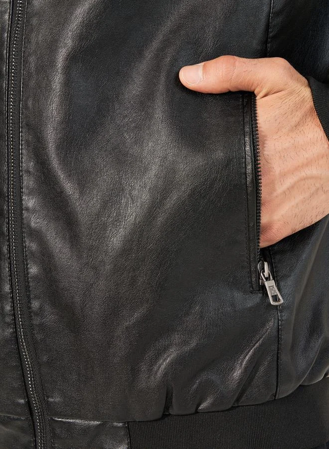 ستايلي جاكيت بومبر بجلد صناعي وسحَّاب غلق