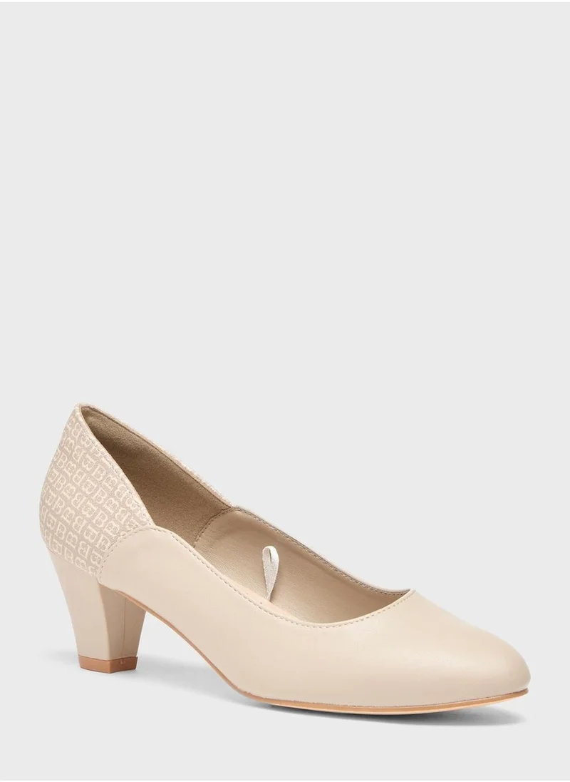 shoexpress Pointed Toe Pumps