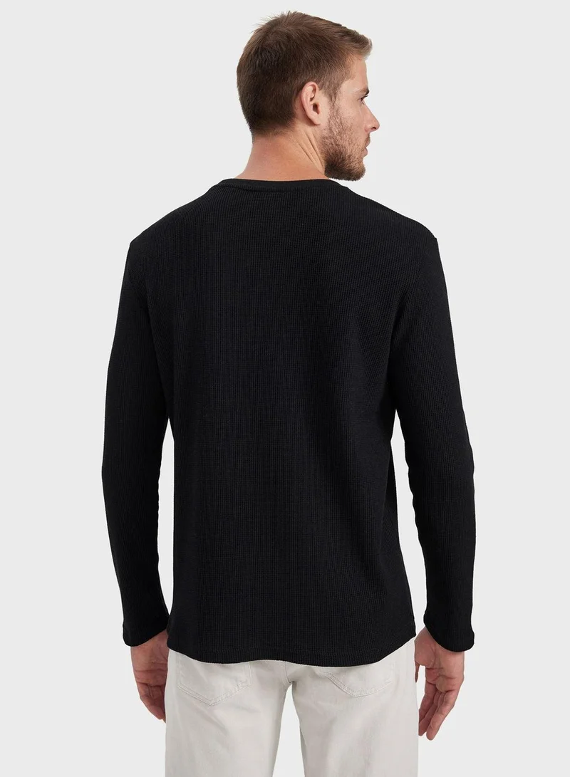 DeFacto Essential Sweatshirt
