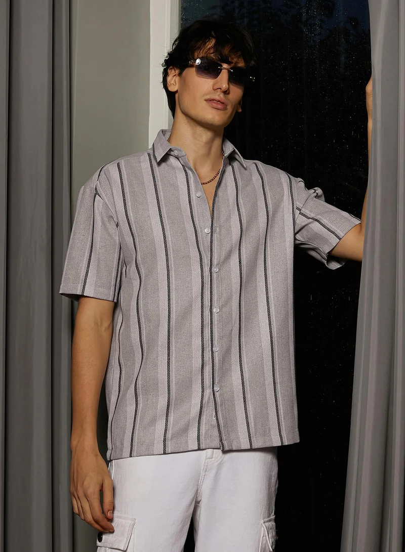 Campus Sutra Men's Ash Grey Unbalanced Striped Shirt