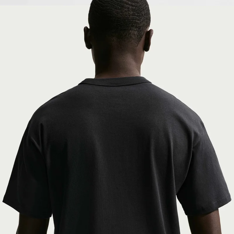 Nike Men's Sportswear Premium Essentials T-Shirt