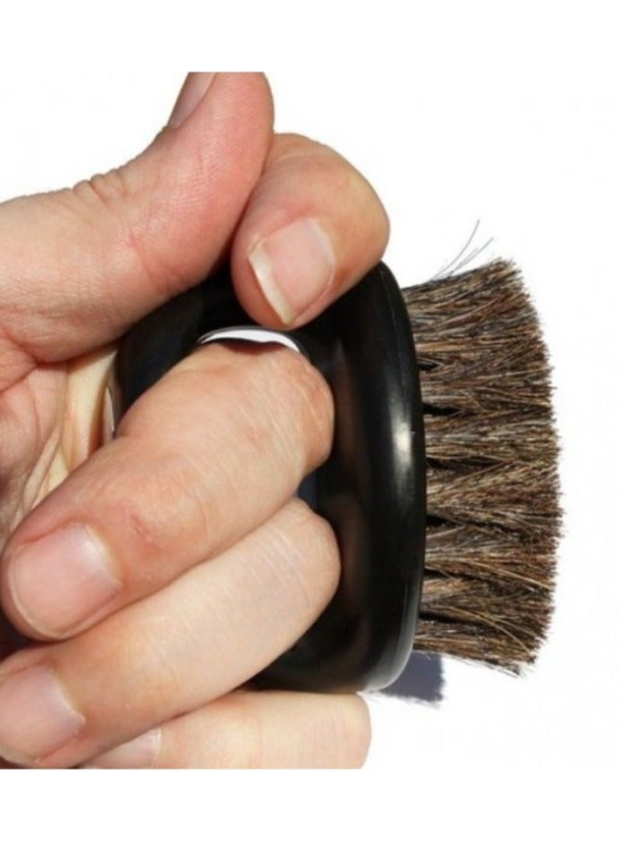 لا بيرلا  تك فرشاة اللحية  من بشعيرات نايلون، ومجهزة بمقبض خشبي مطاطي مريح - Image 1