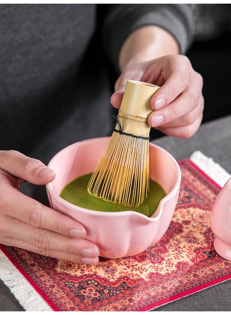 دائرة مربعة طقم ماتشا ياباني 8 قطع مع وعاء سيراميك للماتشا، خفاقة خيزران، حامل خفاقة، ملعقة ومنخل – مجموعة تحضير الماتشا التقليدية لحفل الشاي، طقم هدية ماتشا أنيق (وردي) - Image 2