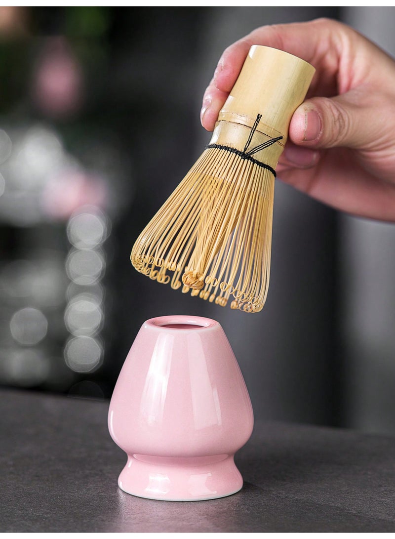 دائرة مربعة طقم ماتشا ياباني 8 قطع مع وعاء سيراميك للماتشا، خفاقة خيزران، حامل خفاقة، ملعقة ومنخل – مجموعة تحضير الماتشا التقليدية لحفل الشاي، طقم هدية ماتشا أنيق (وردي) - Image 3