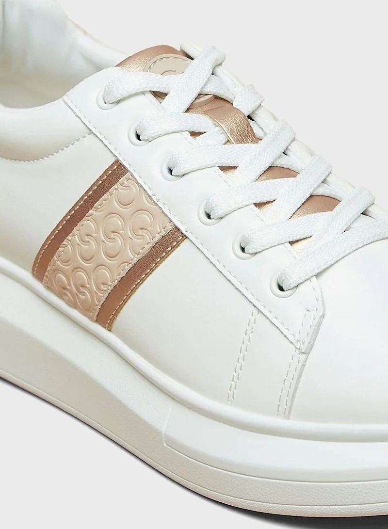 سيليست Lace Up Low Top Sneakers