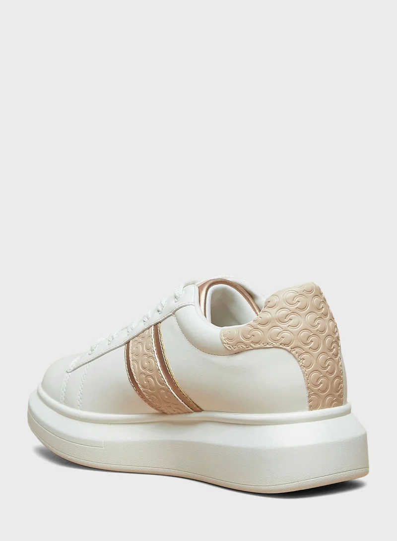 سيليست Lace Up Low Top Sneakers
