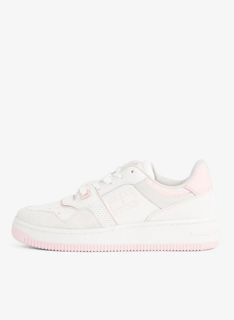 تومي جينز سنيكرز كلاسيك برباط وبتصميم منخفض