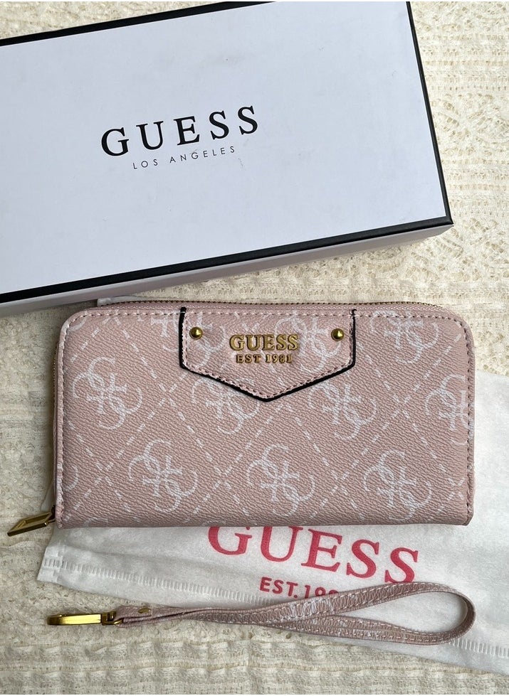 جس محفظة نسائية من Guess مقاس: 19*9.5*2.5 سم 