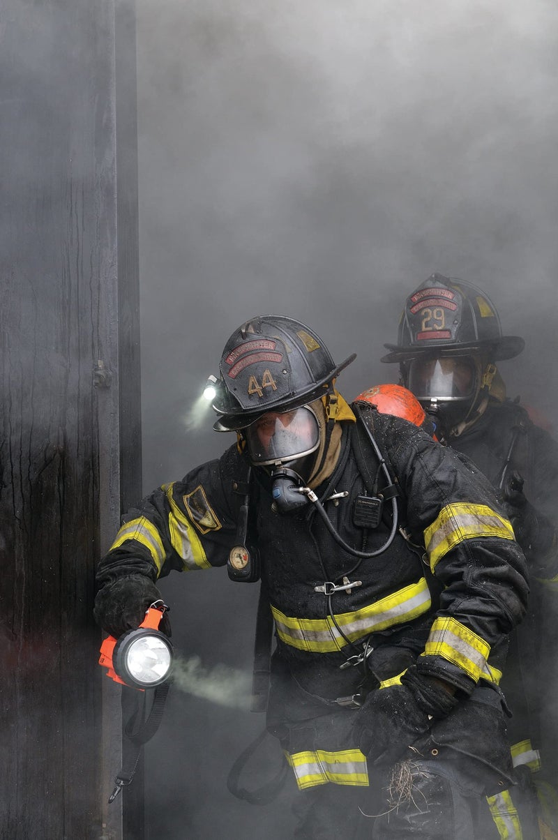 Streamlight 44450 Fire Vulcan 180-Lumen LED Flashlight with Standard System Includes AC/DC Charger, Dual Rear LEDs and Quick Release Shoulder Strap, Orange - Image 3