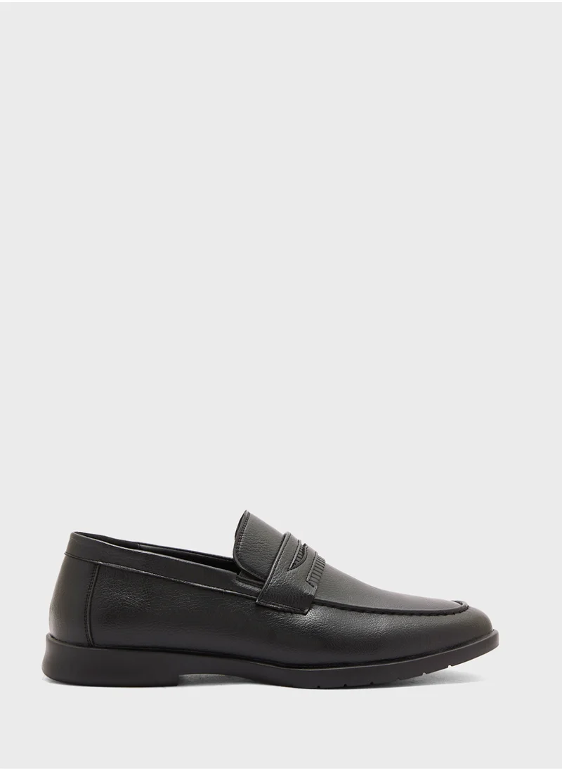 روبرت وود Saddle Details Classic Formal Slip Ons