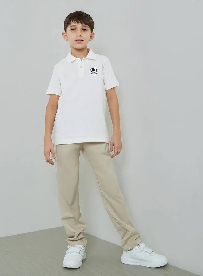 ستايلي Boys Off White Chest Print Knitted Regular Fit Polo T-Shirt