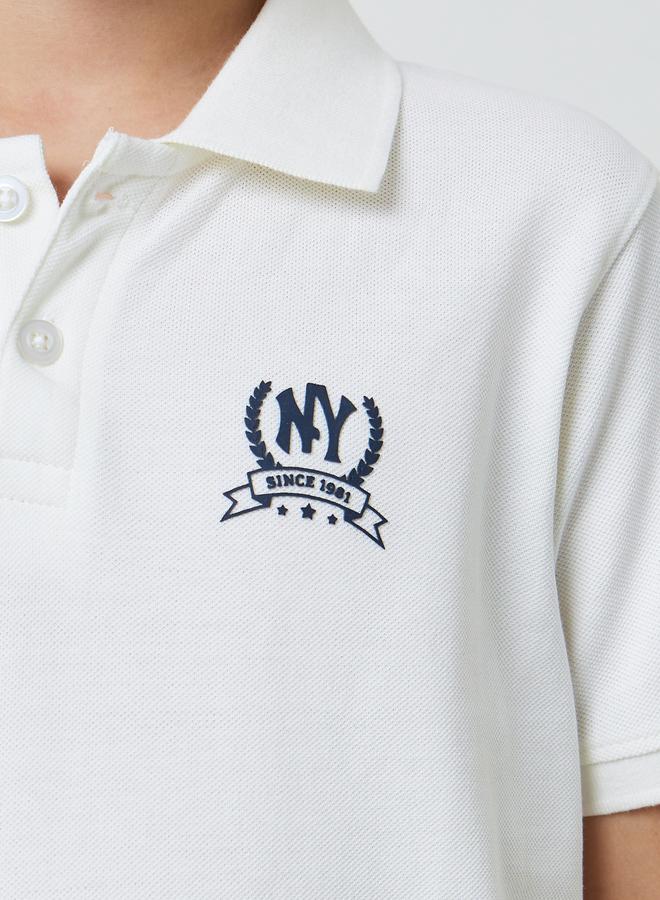 Styli Boys Off White Chest Print Knitted Regular Fit Polo T-Shirt - Image 4
