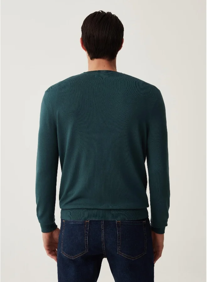 او في اس Round neck pullover