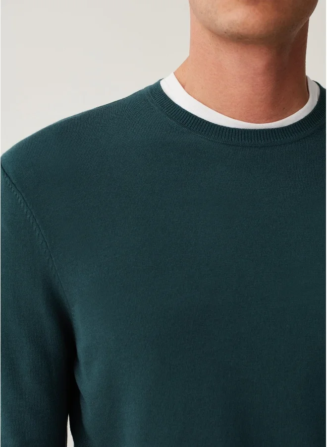او في اس Round neck pullover