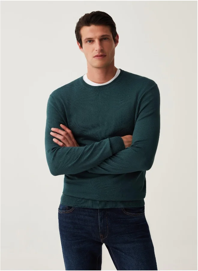 او في اس Round neck pullover