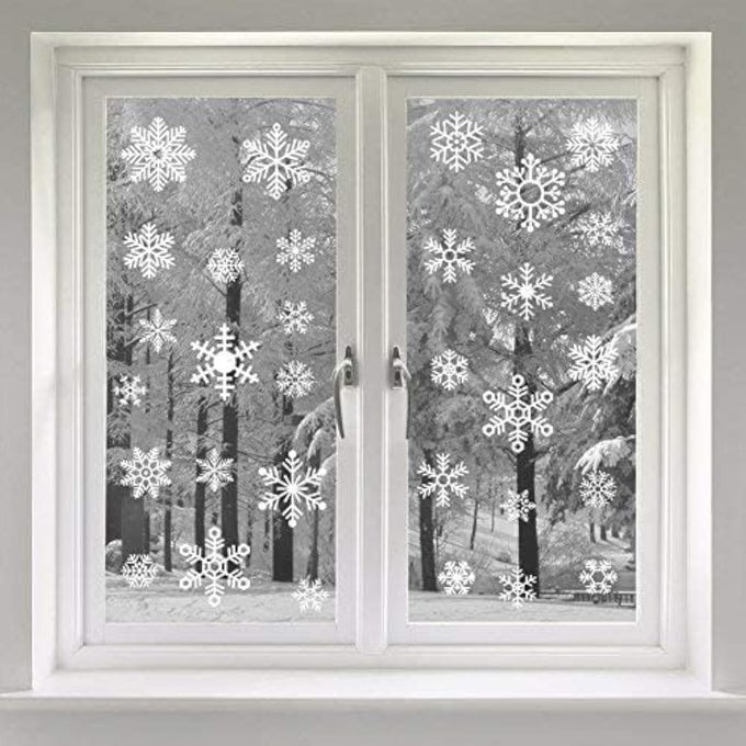 48 SNOWFLAKE WINDOW CLINGS CHRISTMAS SNOW FLAKES STICKERS REUSABLE HOLIDAY DECORATIONS