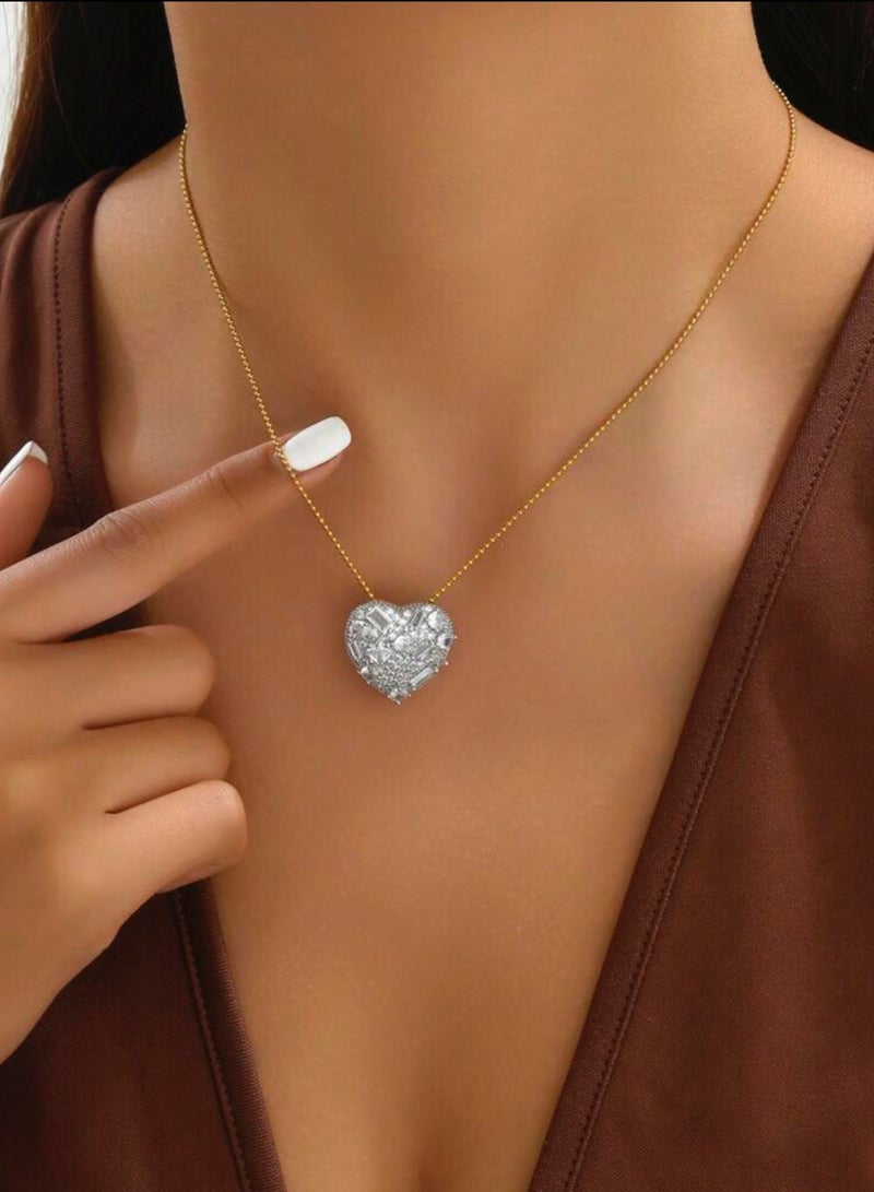 إيكوال سلسال نسائي انيق مصنوع من الاستانلس ستيل مطلي باللون الذهبي عيار 18 بتعليقة قلب مرصعة بالزركون - Image 2