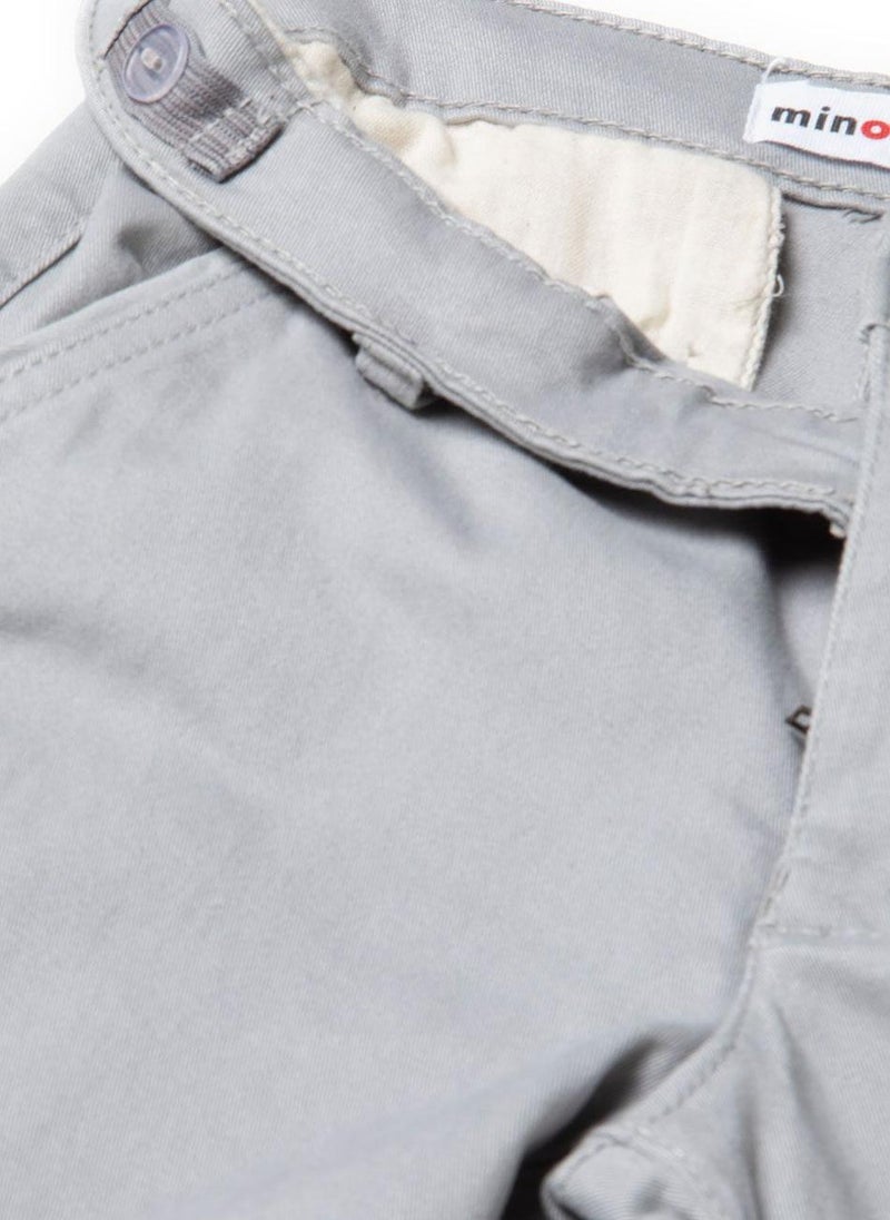 مينوتي شورت تشينو للأولاد بخصر قابل للتعديل - Image 4