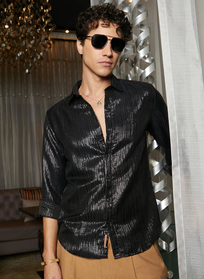 Campus Sutra Men's Metallic Black Metallic Blushed Shirt