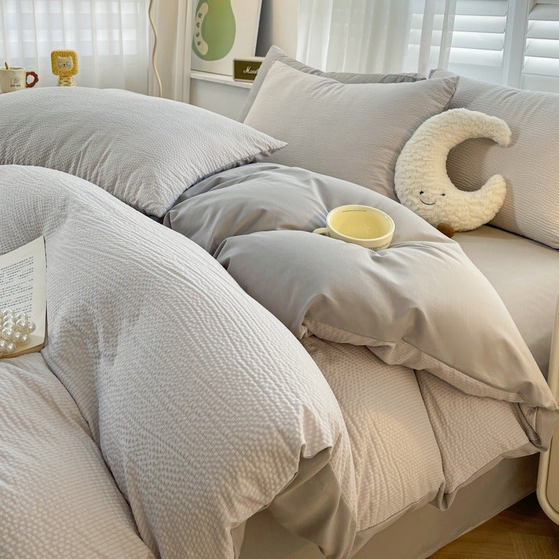 4pcs Ultra Soft Seersucker Bedding (1 Duvet Cover + 1 Bed Sheet + 2 Pillowcases) - Suitable for Bedroom, Dormitory, Guest Room, All Seasons, Easy Care - Image 1