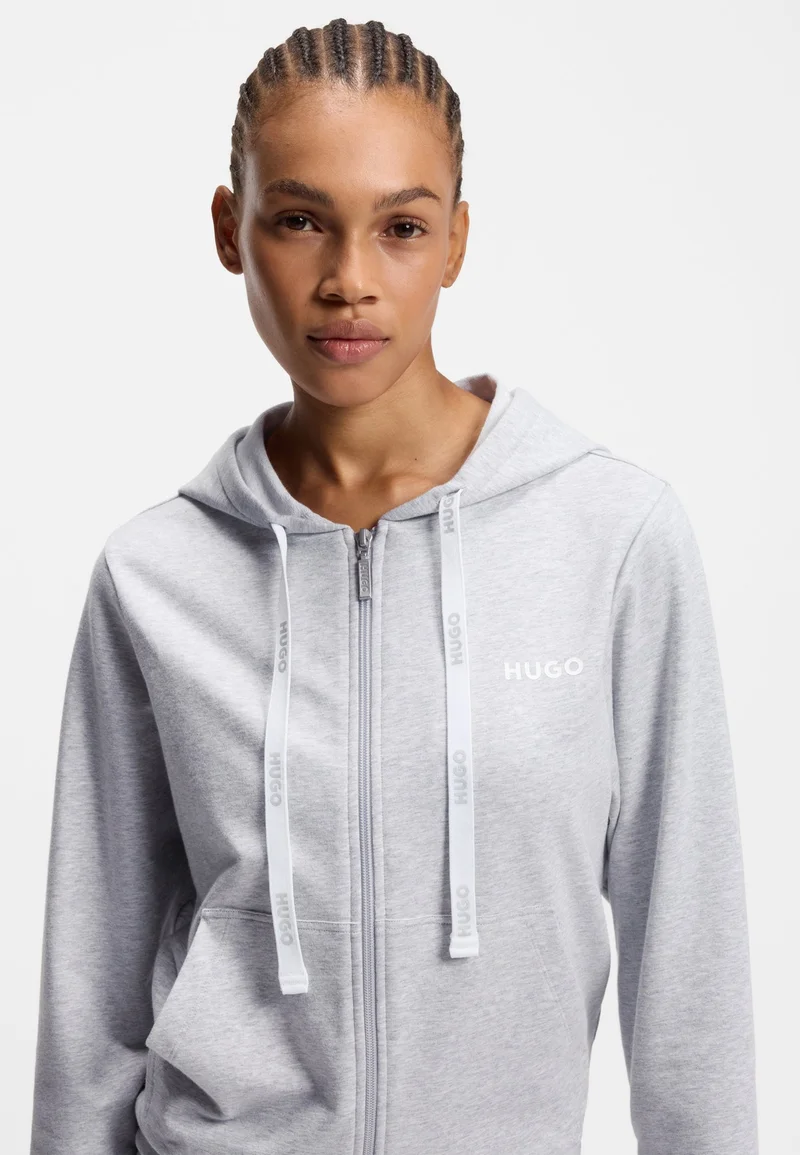 هوجو هودي بسحاب مزين بتفاصيل شعار من مزيج القطن