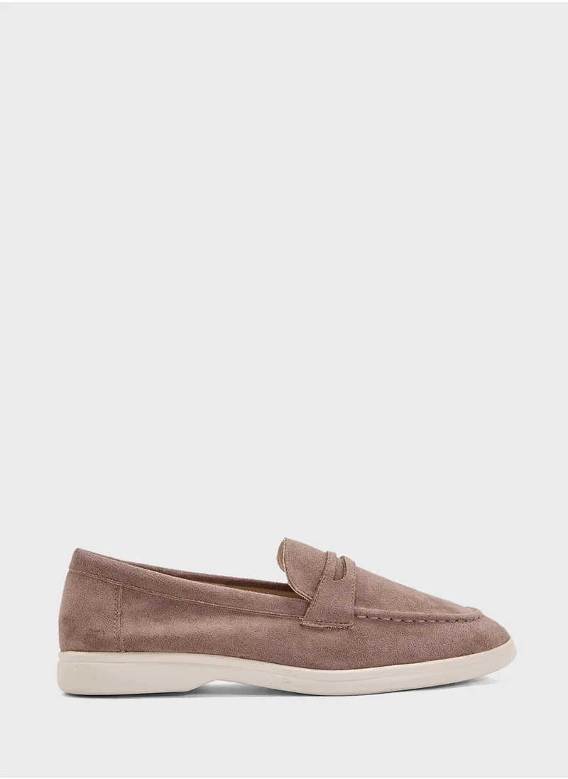 ذا براون Ladies Penny Loafer