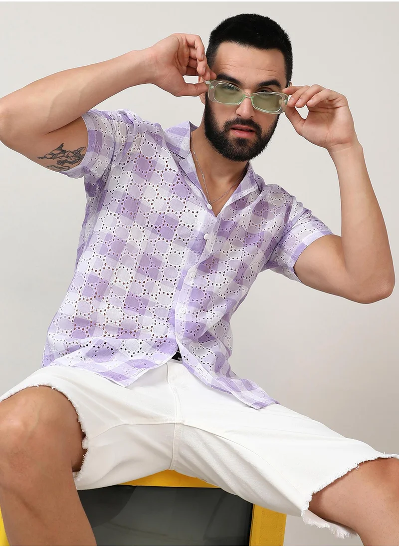كامبوس سوترا Campus Sutra Men's Lavender & Chalk White Buffalo Check Shirt For Casual Wear | Spread Collar | Short Sleeve | Button Closure | Shirt Crafted With Comfort Fit For Everyday Wear