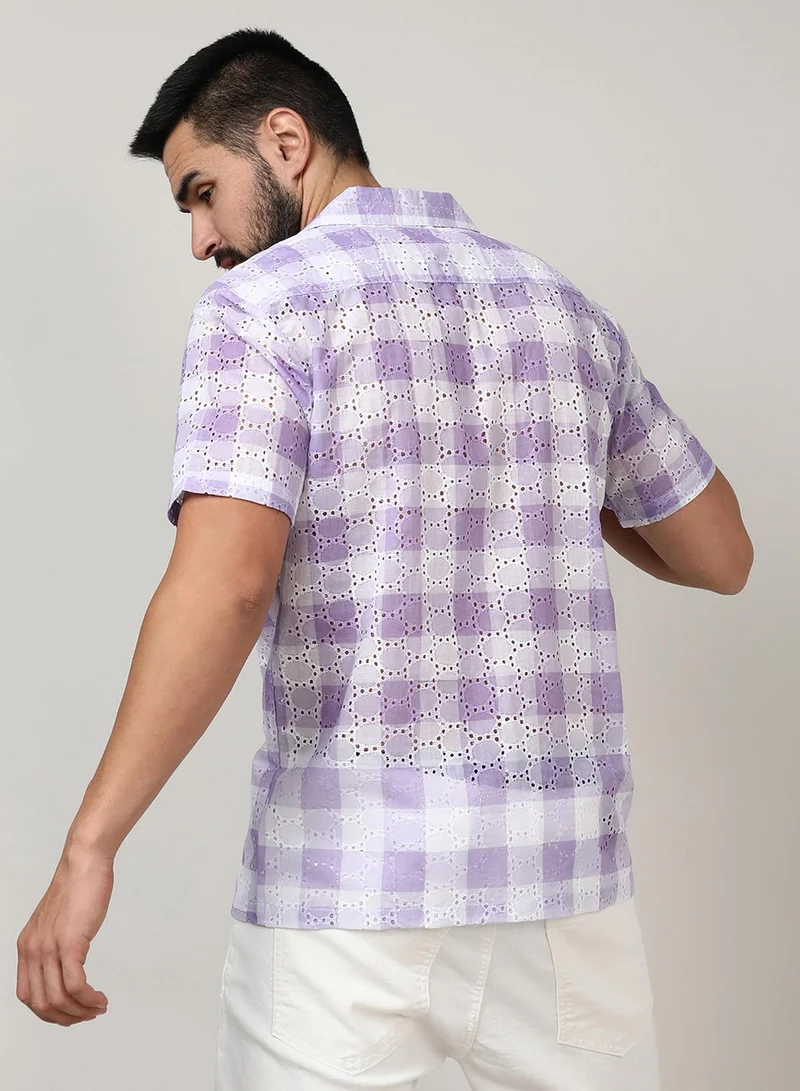 Campus Sutra Campus Sutra Men's Lavender & Chalk White Buffalo Check Shirt For Casual Wear | Spread Collar | Short Sleeve | Button Closure | Shirt Crafted With Comfort Fit For Everyday Wear