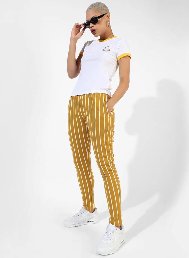 Campus Sutra Campus Sutra Women's White Printed Regular Fit Top For Casual Wear | Crewneck | Short Sleeve | Top Crafted With Regular Sleeve, Comfort Fit & High-Performance For Everyday Wear
