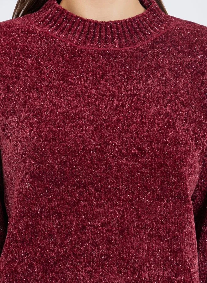 ستايلي سويتر بقصة عادية وخيوط يارن لوريكس