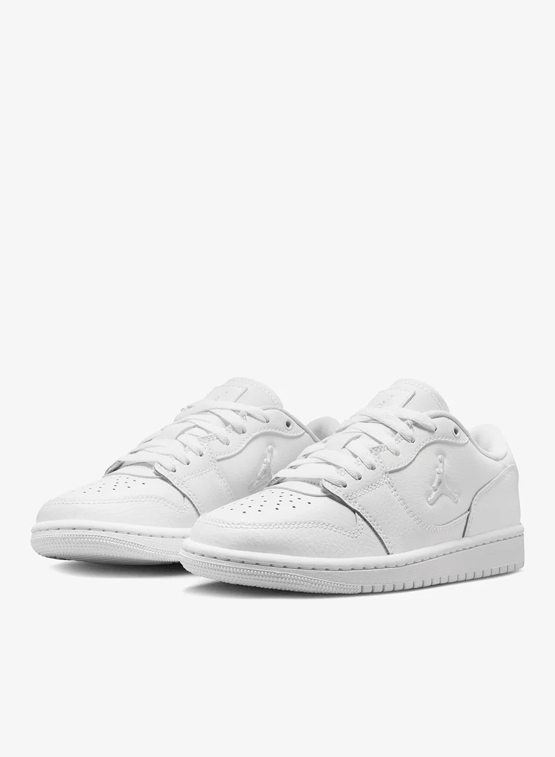 Jordan WHITE/PURE PLATINUM Youth Court Connect Low  | Best Price UAE