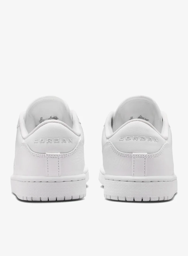 Jordan WHITE/PURE PLATINUM Youth Court Connect Low  | Best Price UAE