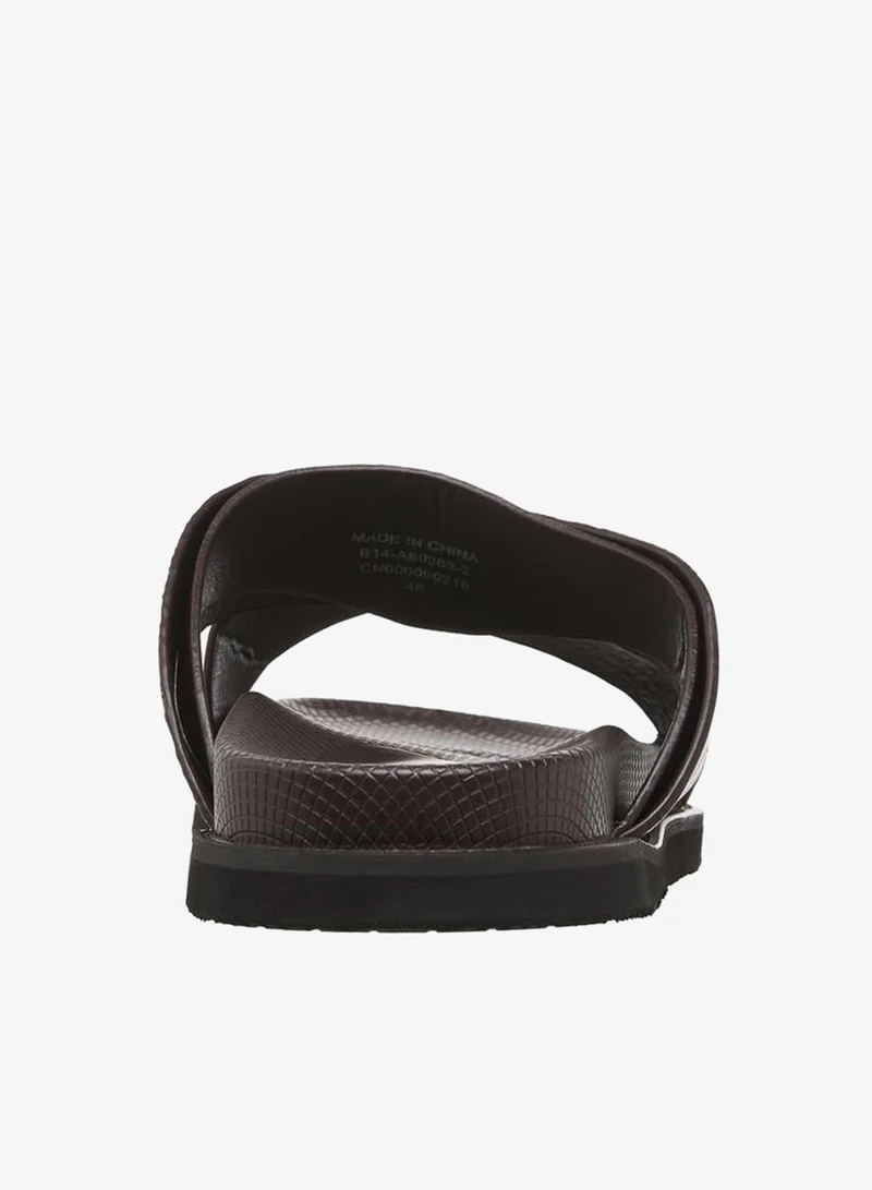دوتشيني Men Monogram Textured Cross Strap Comfort Sandals