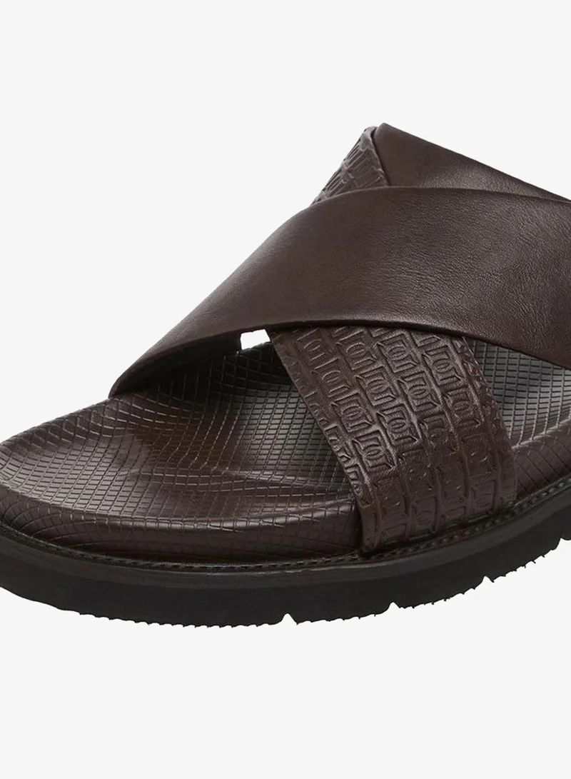 دوتشيني Men Monogram Textured Cross Strap Comfort Sandals