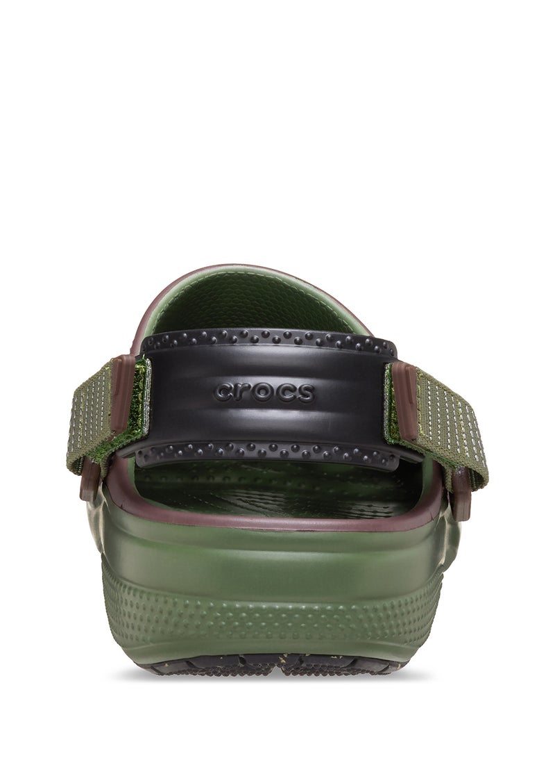 crocs Casual Classic Clog Sandals - Image 3