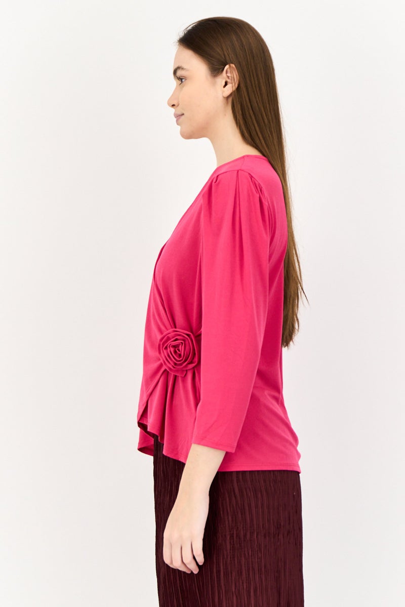 ADRIENNE VITTADINI بلوزة نسائية بأكمام طويلة على شكل حرف V، وردي - Image 4