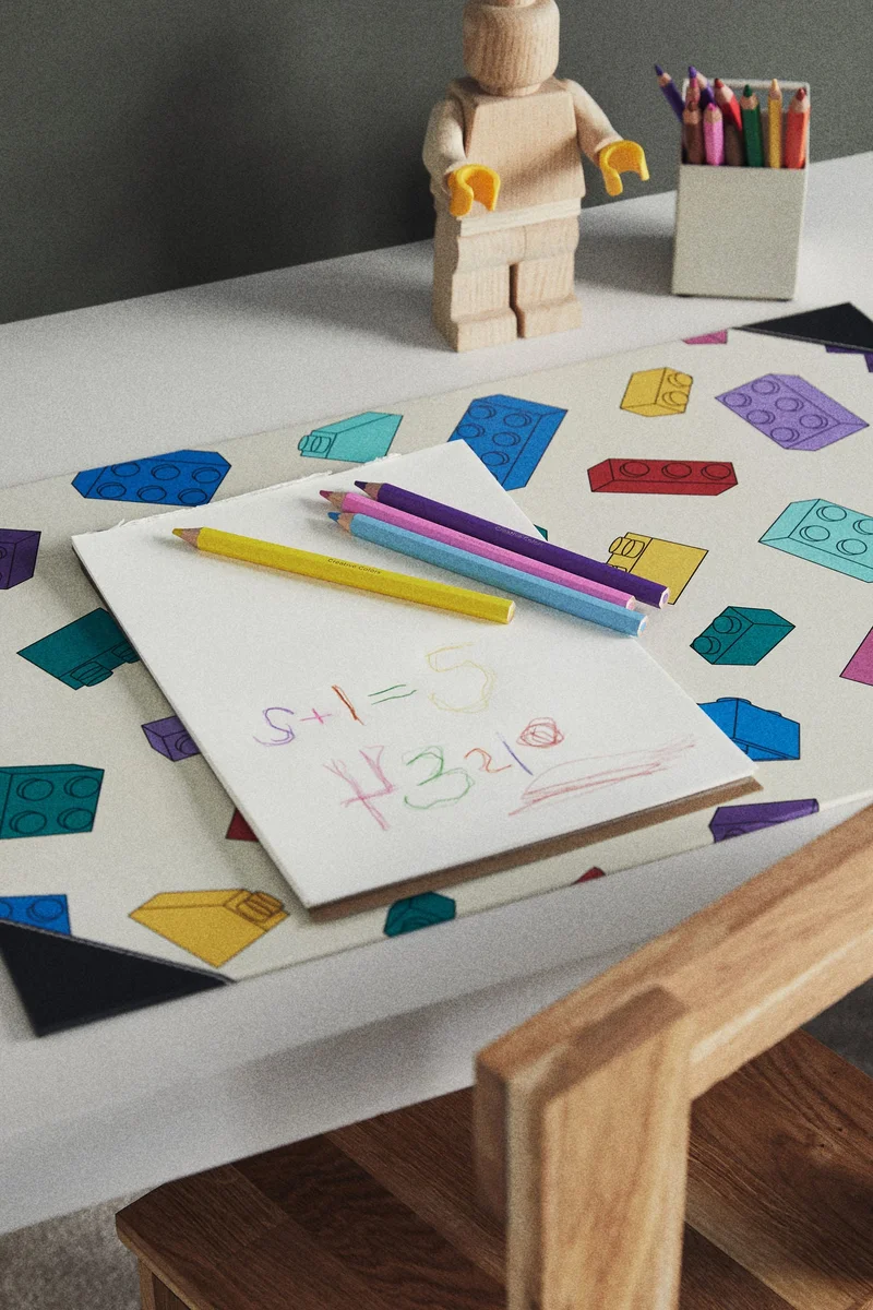 H&M Patterned desk pad