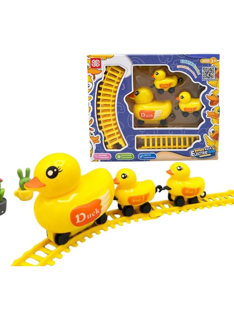 لعبة قطار البط الكهربائي للأطفال – تصميم ممتع باللون الأصفر مع 3 عربات (14 قطعة) - Image 1