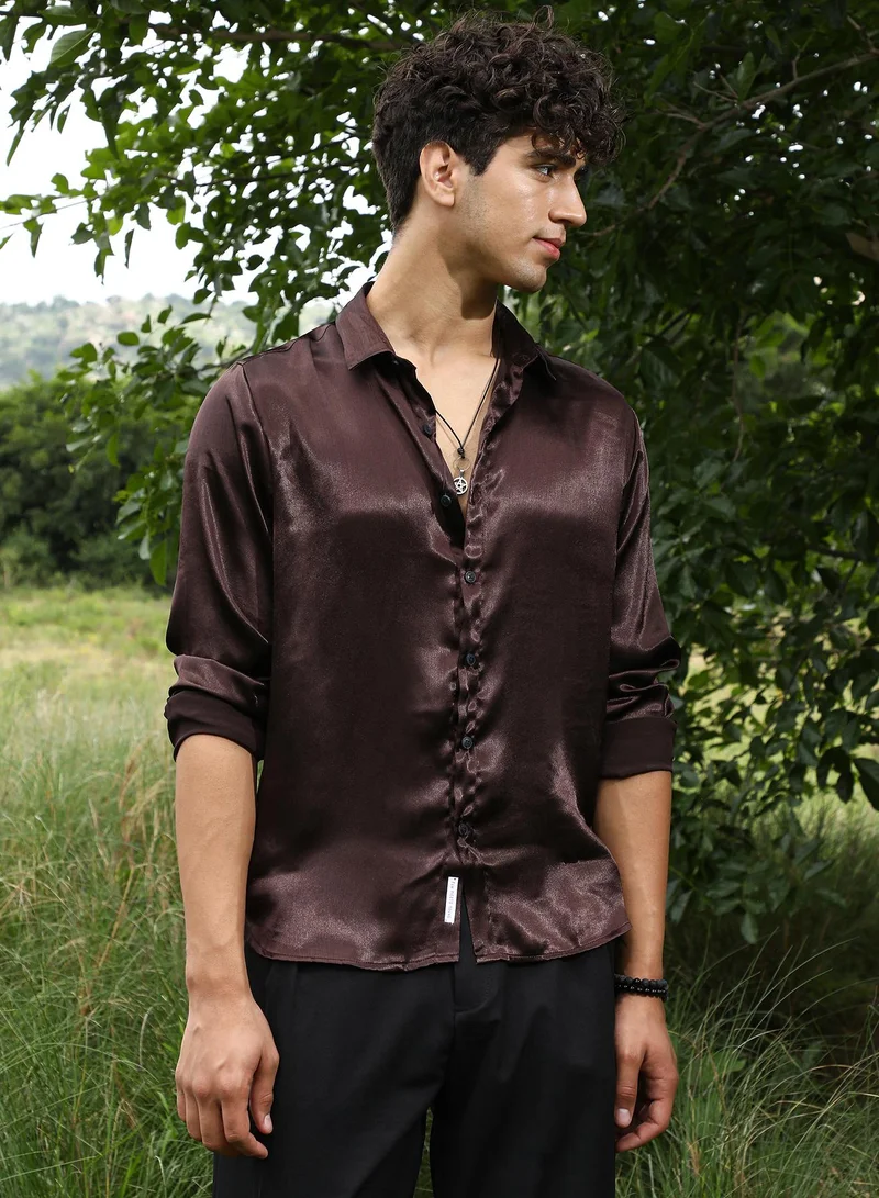 Campus Sutra Campus Sutra Men's Coffee Brown Gleaming Crushed-Satin Shirt | Spread Collar , Long Sleeve Cuffed Sleeves , Button Closure | Solid Crushed Satin | Satin Shirt For Party Wear