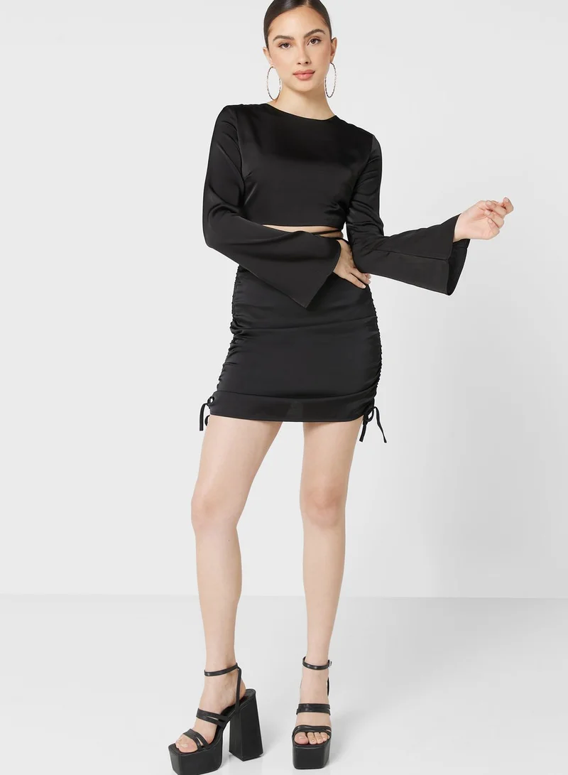 GLAMOROUS Crew Neck Crop Top