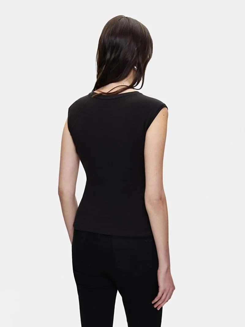 ال تي بي Black T-Shirt