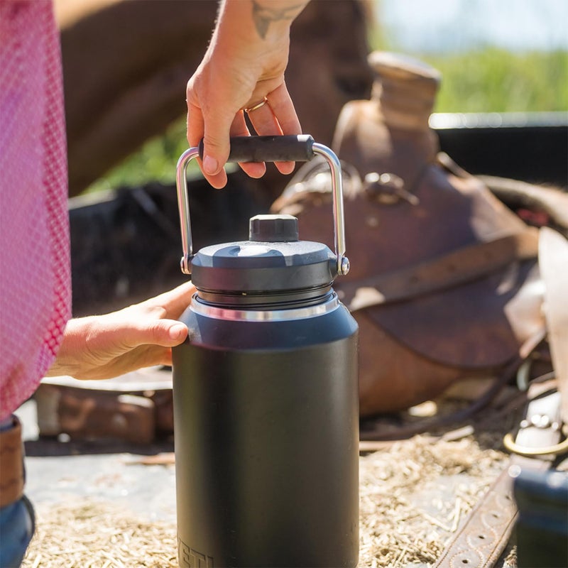 YETI Rambler Gallon Jug 2.0, Vacuum Insulated, Leakproof, Stainless Steel with MagCap, Stainless - Image 4