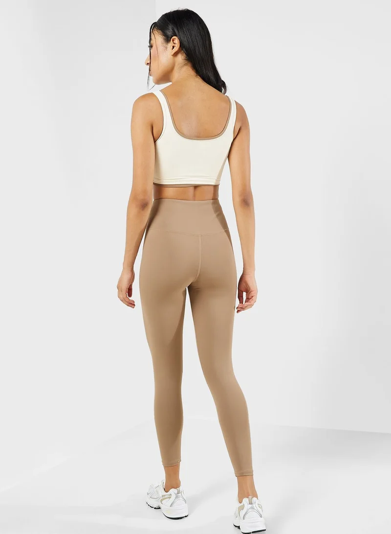 فورورد Contrast Trim Sports Bra & 3/4Th Leggign Set
